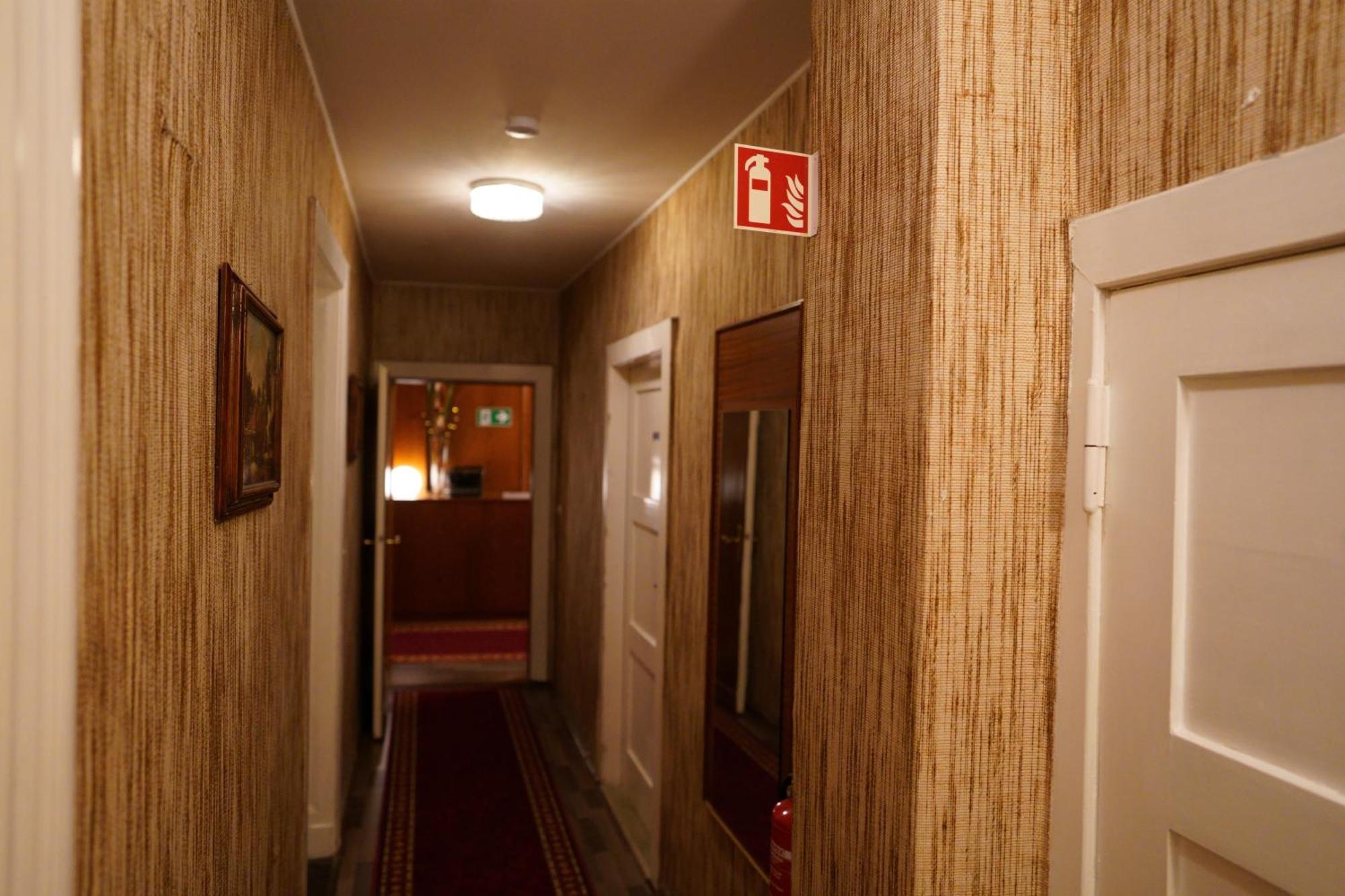 Hotel Pension Xantener Eck Berlin Dış mekan fotoğraf