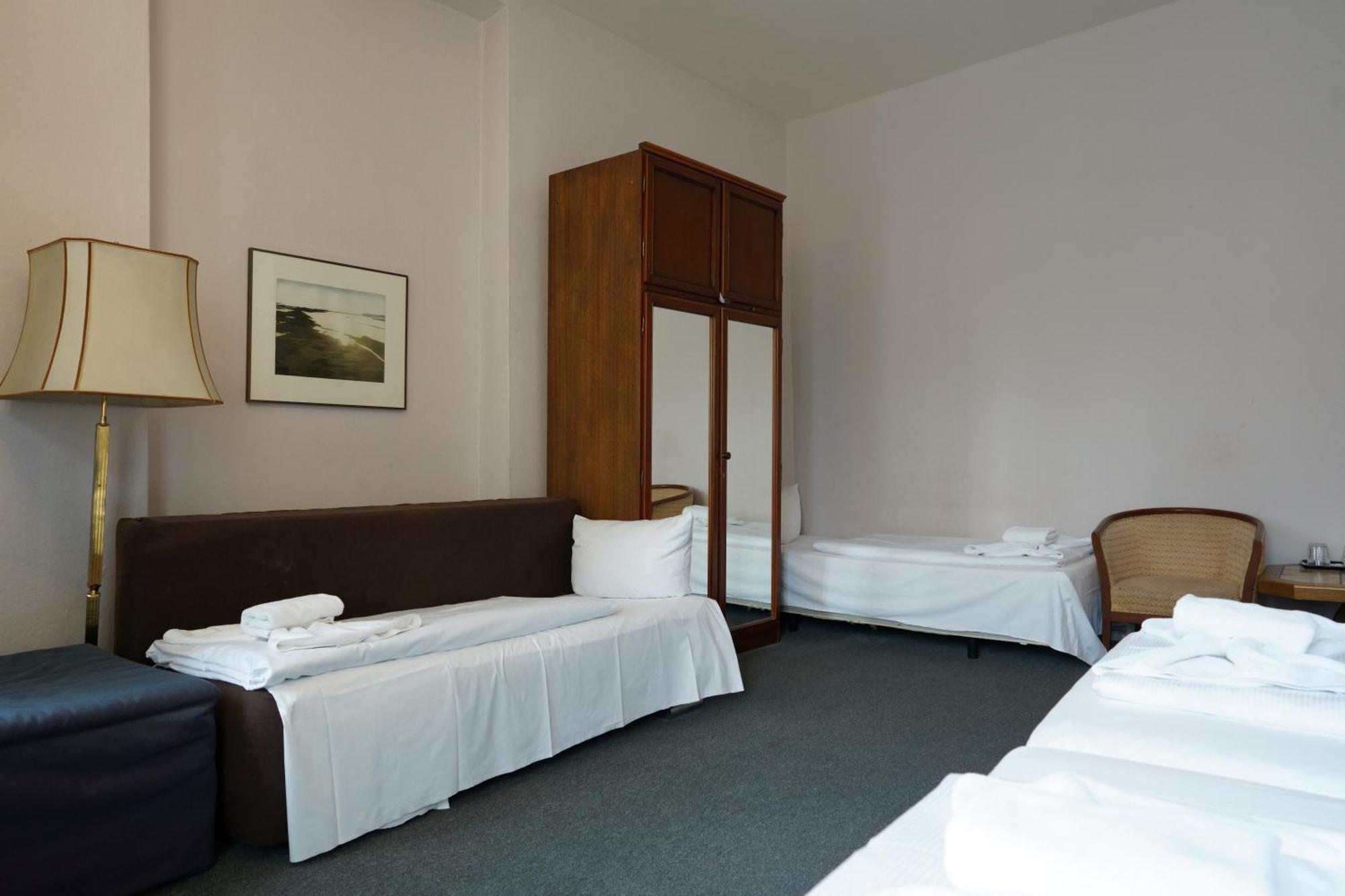 Hotel Pension Xantener Eck Berlin Dış mekan fotoğraf