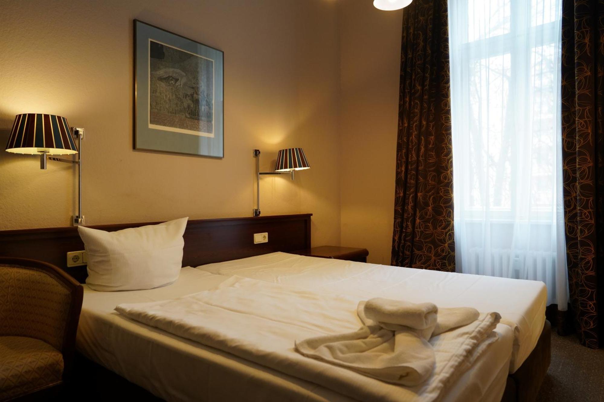Hotel Pension Xantener Eck Berlin Dış mekan fotoğraf
