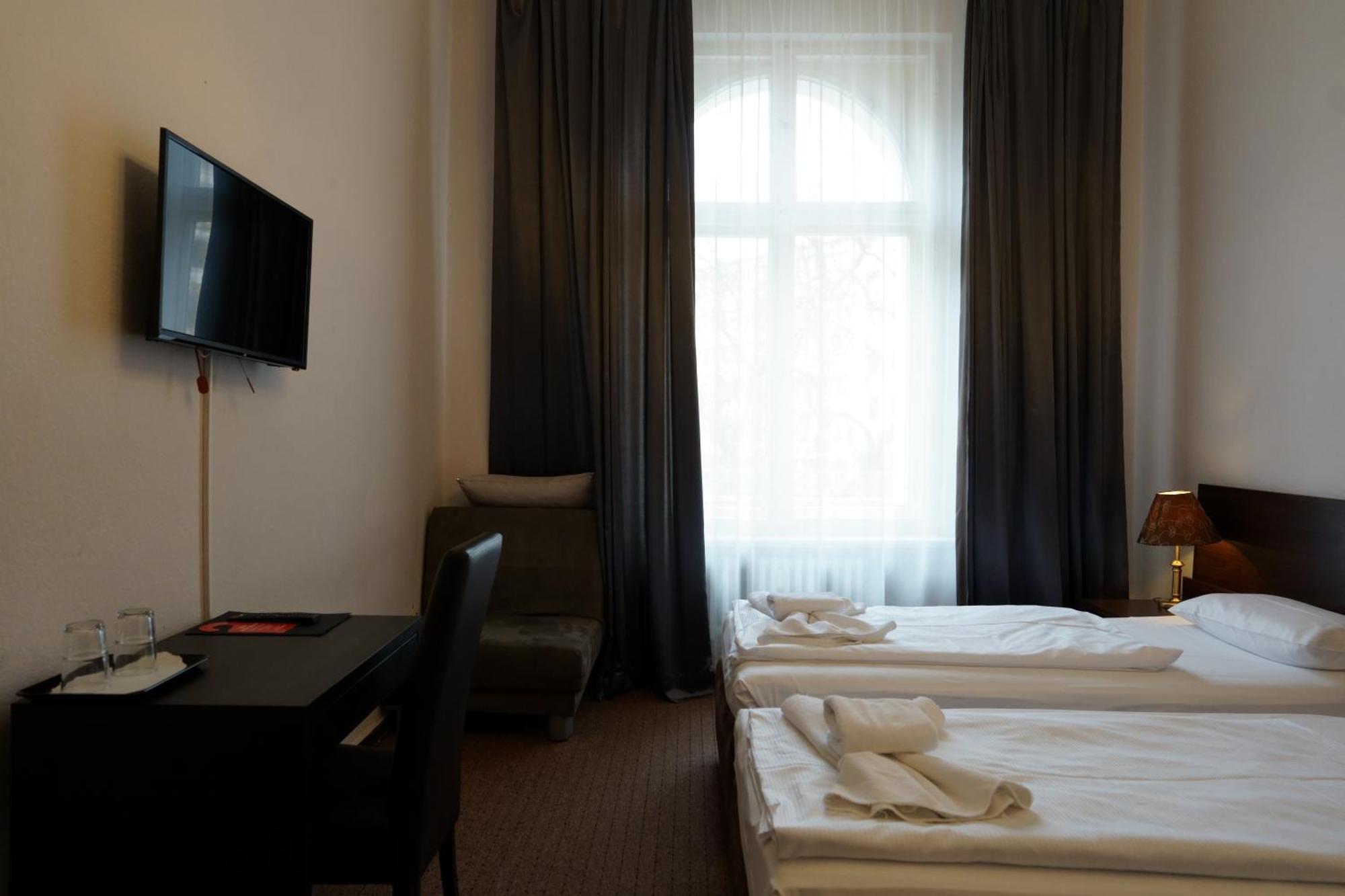 Hotel Pension Xantener Eck Berlin Dış mekan fotoğraf