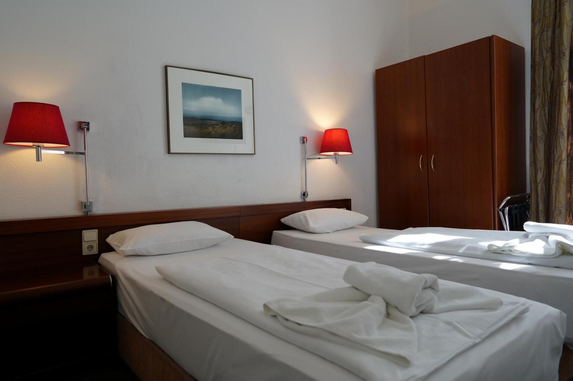 Hotel Pension Xantener Eck Berlin Dış mekan fotoğraf