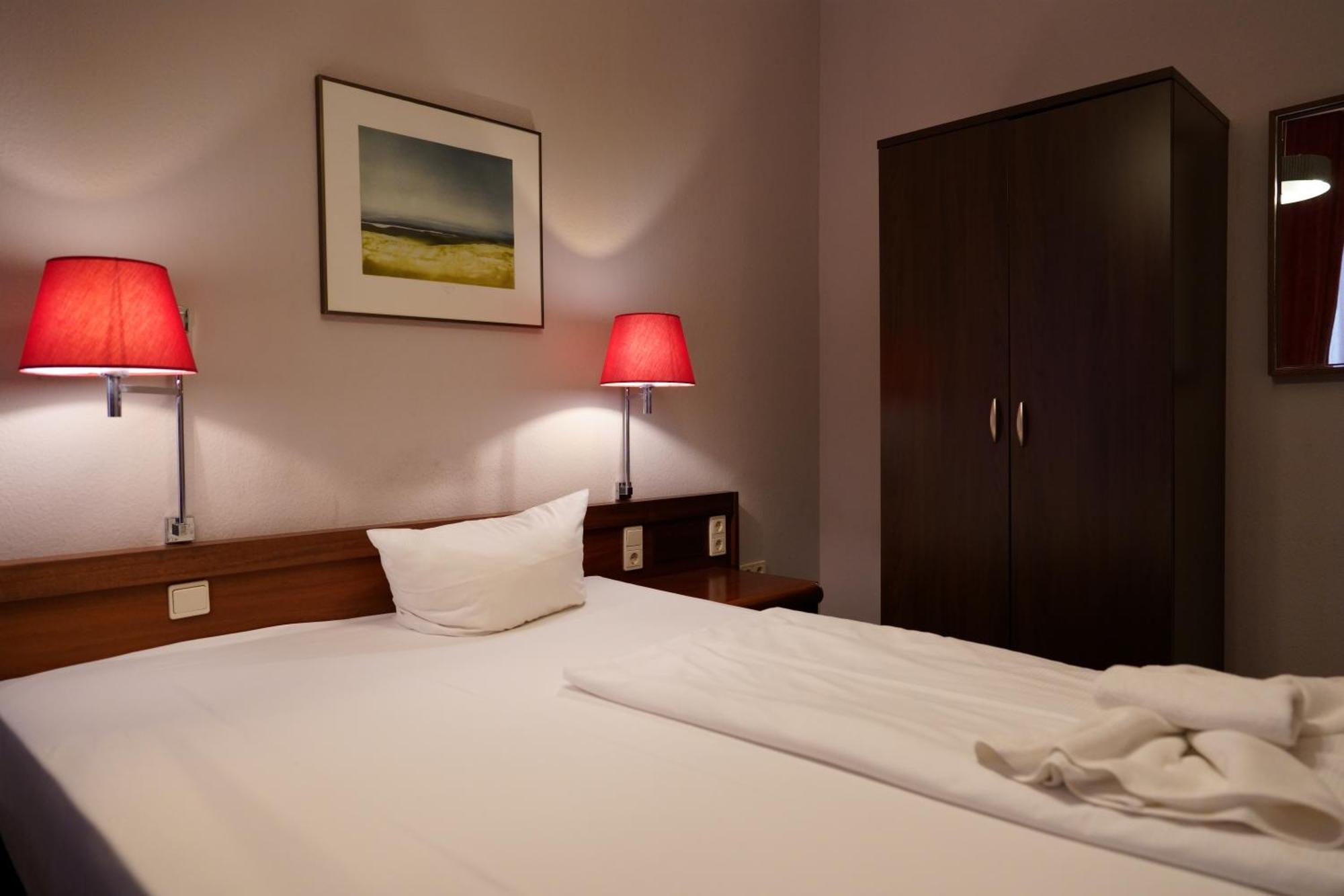 Hotel Pension Xantener Eck Berlin Dış mekan fotoğraf
